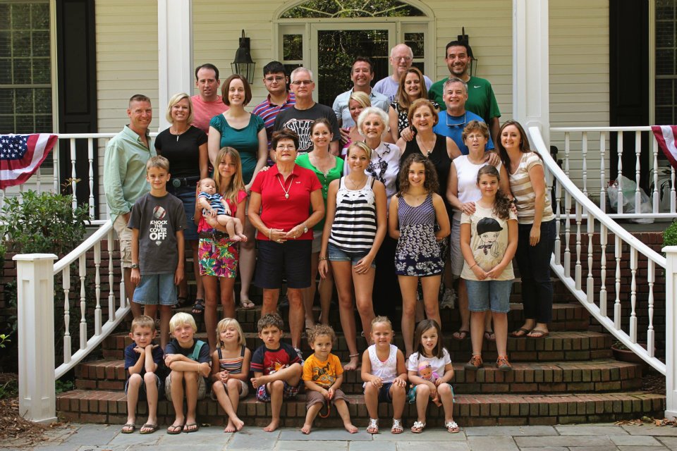 Fourth of July family photo www.thethreeyearexperiment.com