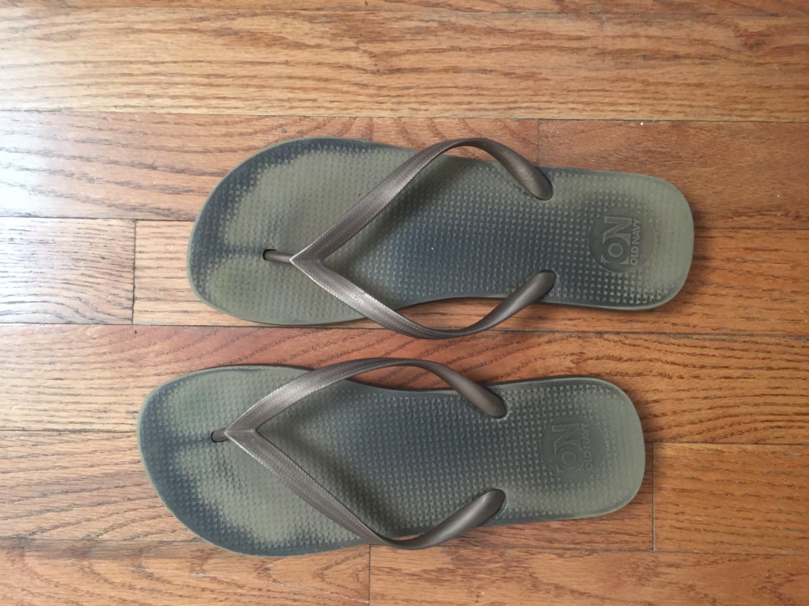 flip flops www.thethreeyearexperiment.com